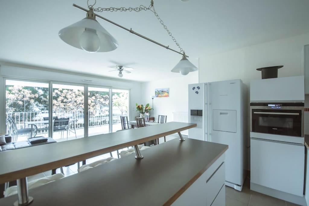 Chez Martin - Spacieux Appartement Climatise Proche De La Plage Ла-Гранд-Мот Экстерьер фото