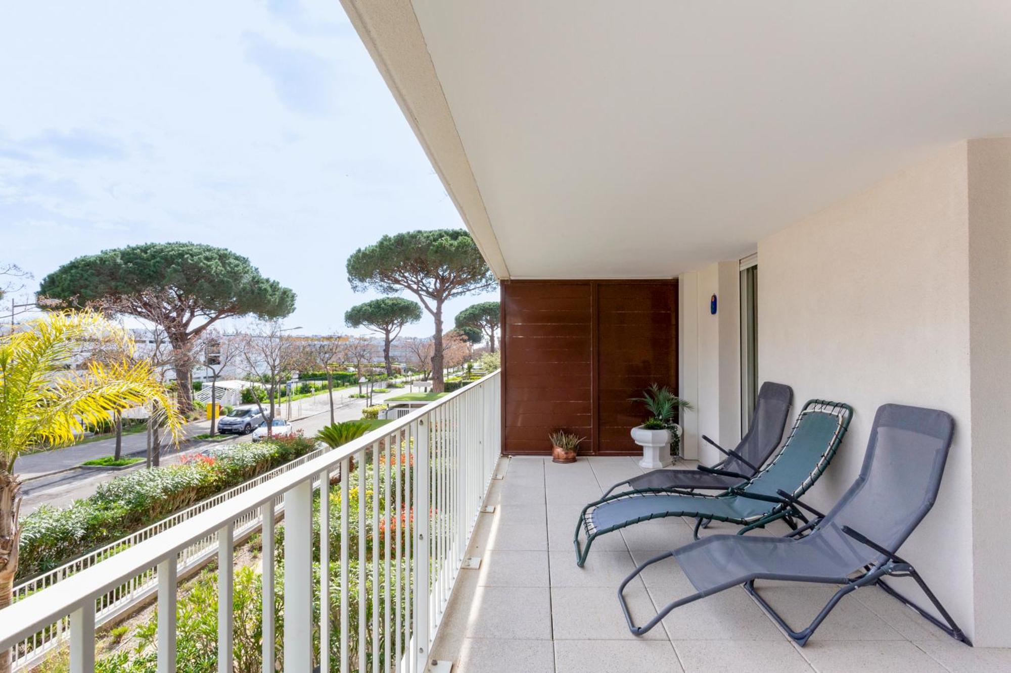 Chez Martin - Spacieux Appartement Climatise Proche De La Plage Ла-Гранд-Мот Экстерьер фото